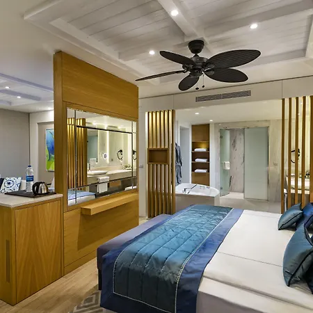 Titanic Luxury Collection Bodrum Semesteranläggning (resort)