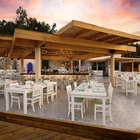 Resort Titanic Luxury Collection Bodrum 5*