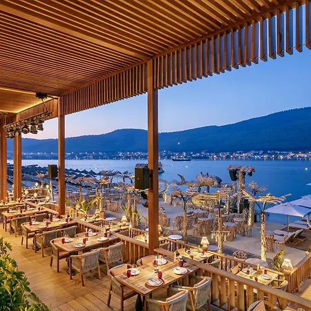 Titanic Luxury Collection Bodrum 5* Гюверджинлик