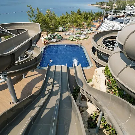 Titanic Luxury Collection Bodrum リゾート 5*