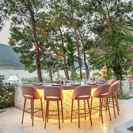 Titanic Luxury Collection Bodrum Гюверджинлик