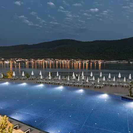 Titanic Luxury Collection Bodrum Гюверджинлик