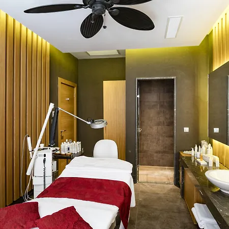 Titanic Luxury Collection Bodrum אתר נופש 5*