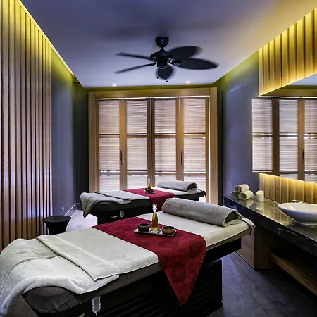 Titanic Luxury Collection Bodrum 5* Гюверджинлик