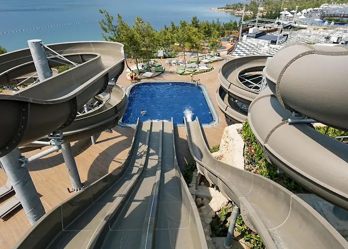 Titanic Luxury Collection Bodrum Rezort 5*