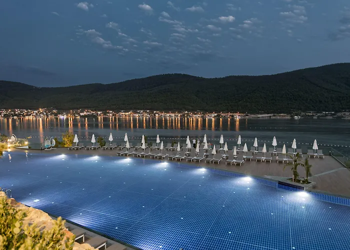 Titanic Luxury Collection Bodrum Гюверджинлик