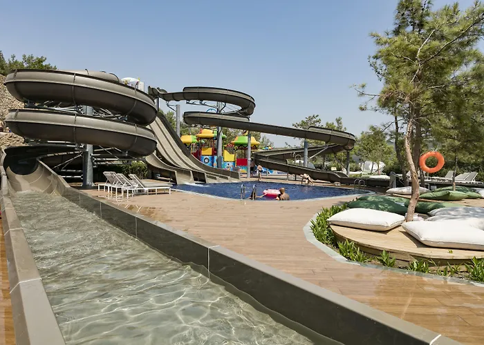 Titanic Luxury Collection Bodrum Rezort Guvercinlik (Bodrum)